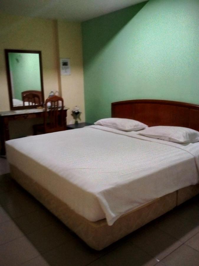 Century Hotel Inanam Кота-Кинабалу Экстерьер фото